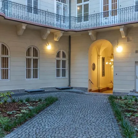 2bdr Grand Bourgeois At Kodaly W Ac *