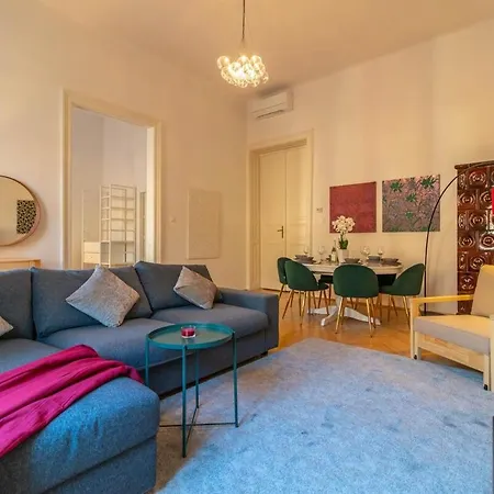 2bdr Grand Bourgeois At Kodaly W Ac بودابست