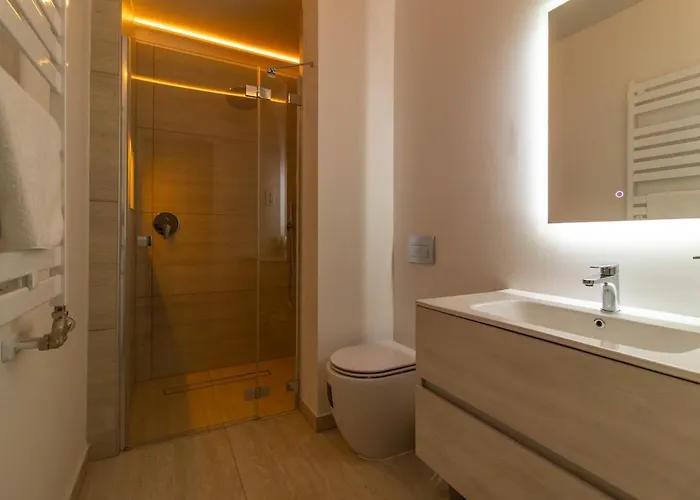 2bdr Grand Bourgeois At Kodaly W Ac Budapest