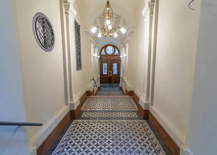 2bdr Grand Bourgeois At Kodaly W Ac Budapest