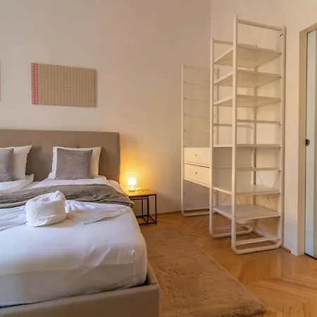 Appartement 2bdr Grand Bourgeois At Kodaly W Ac